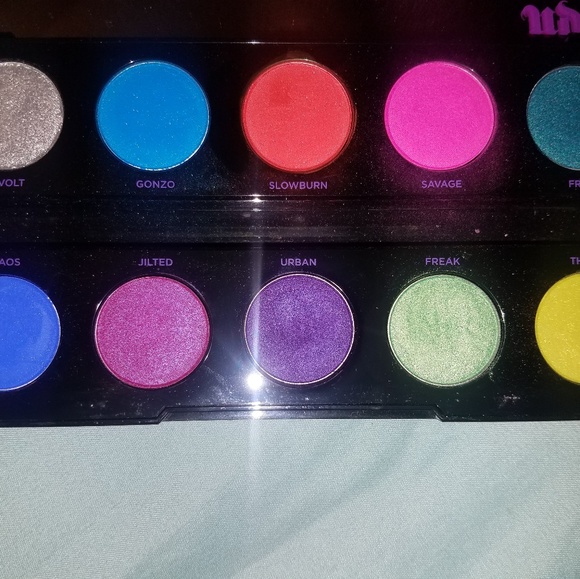 Urban Decay Electric palette - Picture 3 of 4